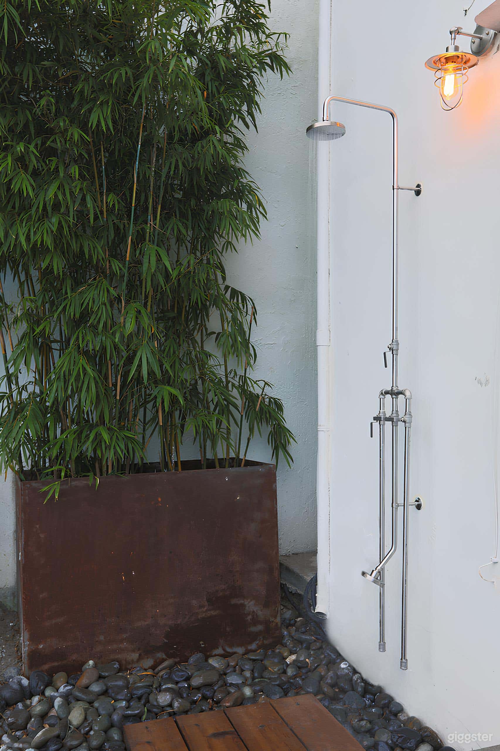 Backlot with Outdoor Concrete Cyclorama Photo 4