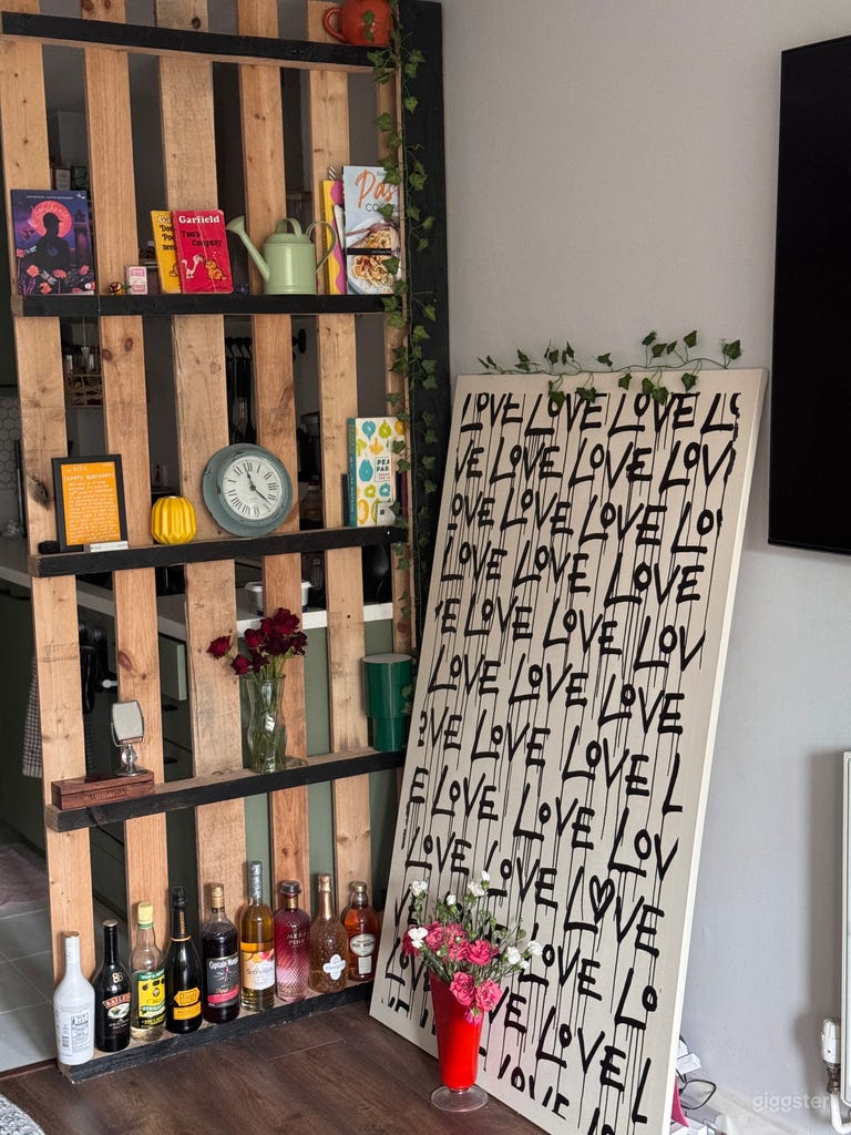  Stylish, Artistic Apartment 