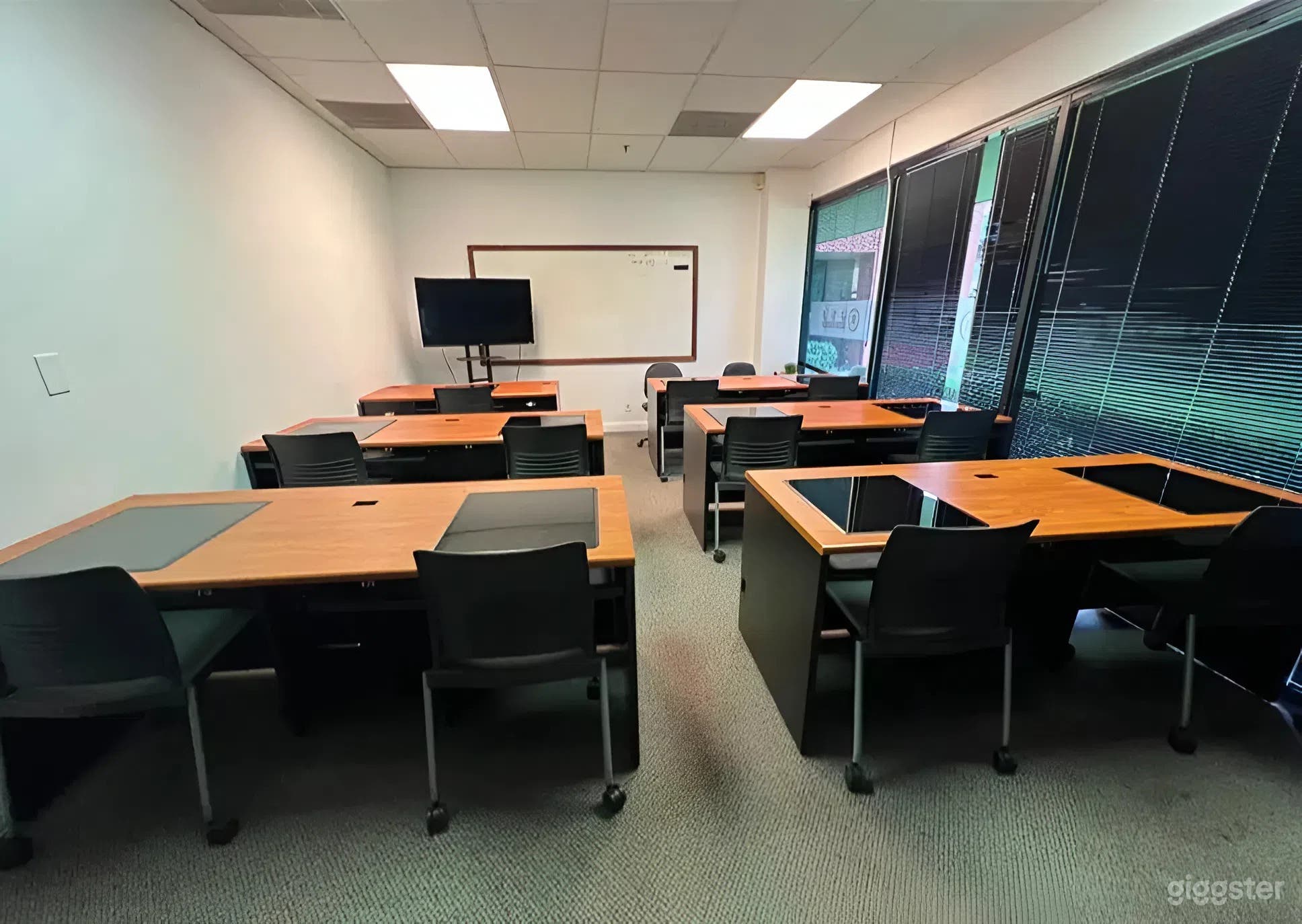 Professional Training Space for 15 pax in Downtown San Jose Photo 4