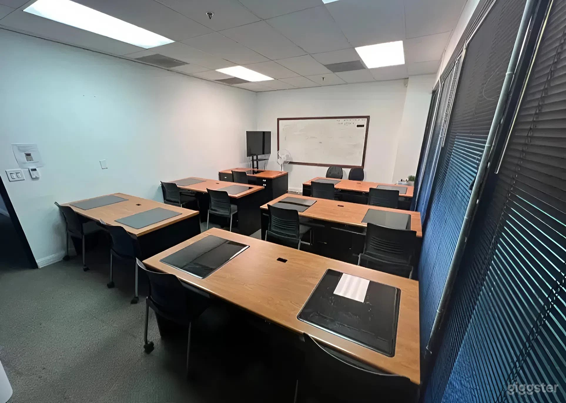 Professional Training Space for 15 pax in Downtown San Jose Photo 3