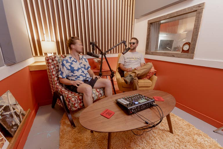  Music Row Podcast Studio and Vocal Room  