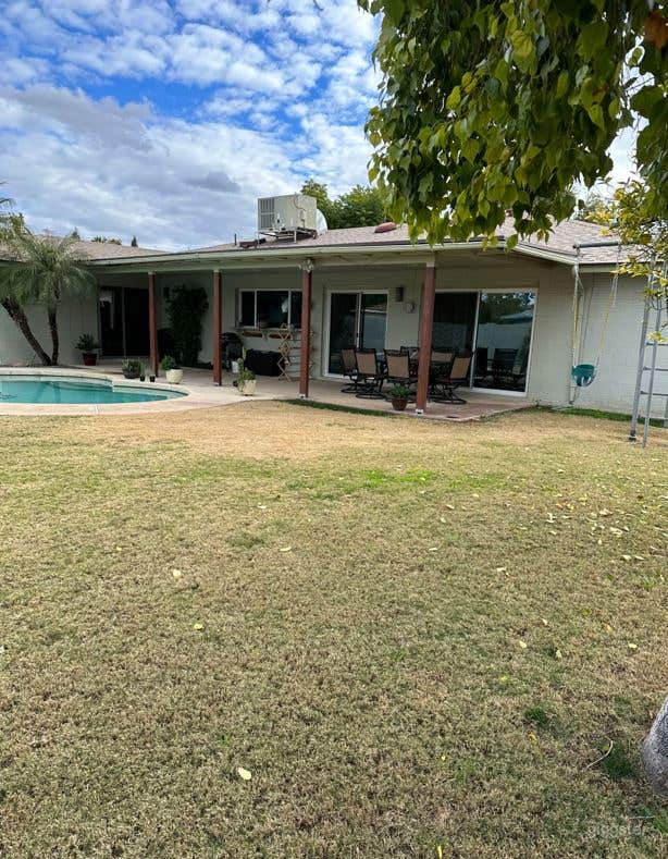 Georgous Big Patio With Pool Photo 1