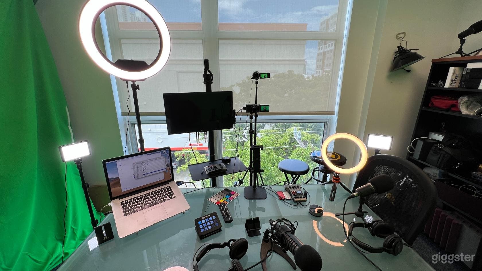 Professional Full Studio/ Video/ Podcast/ Youtube Studio Photo 1