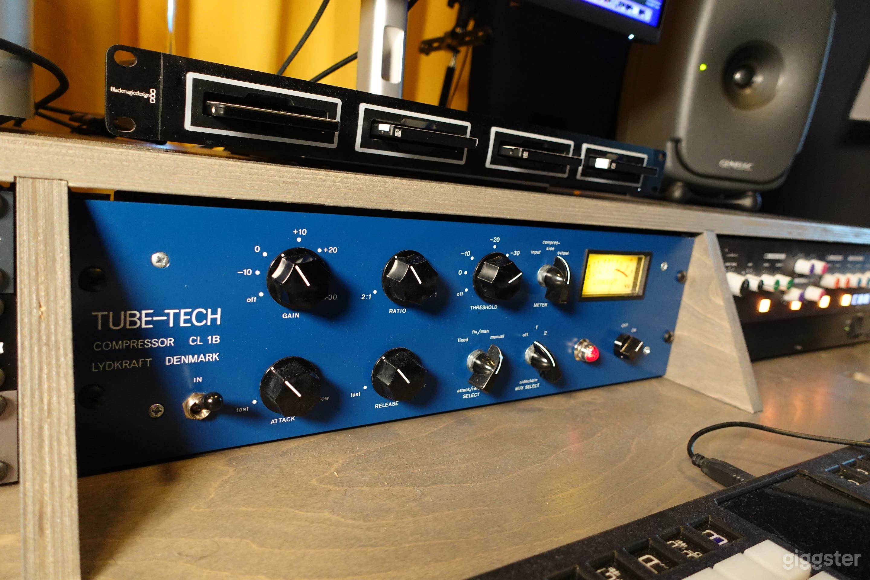 The CL1B compressor is known as one of the BEST vocal compressors