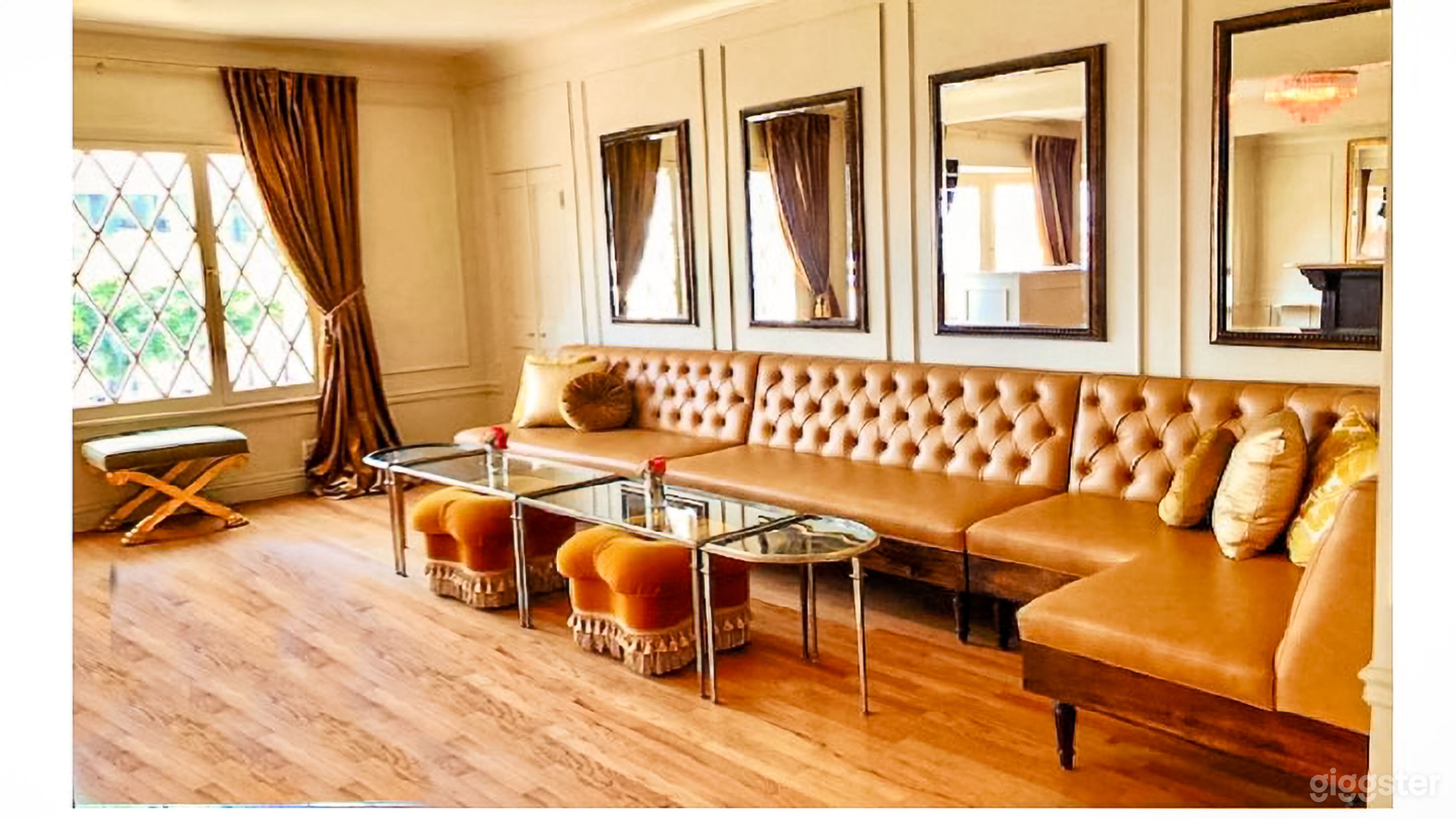 Old Hollywood Strip Private Lounge Photo 4