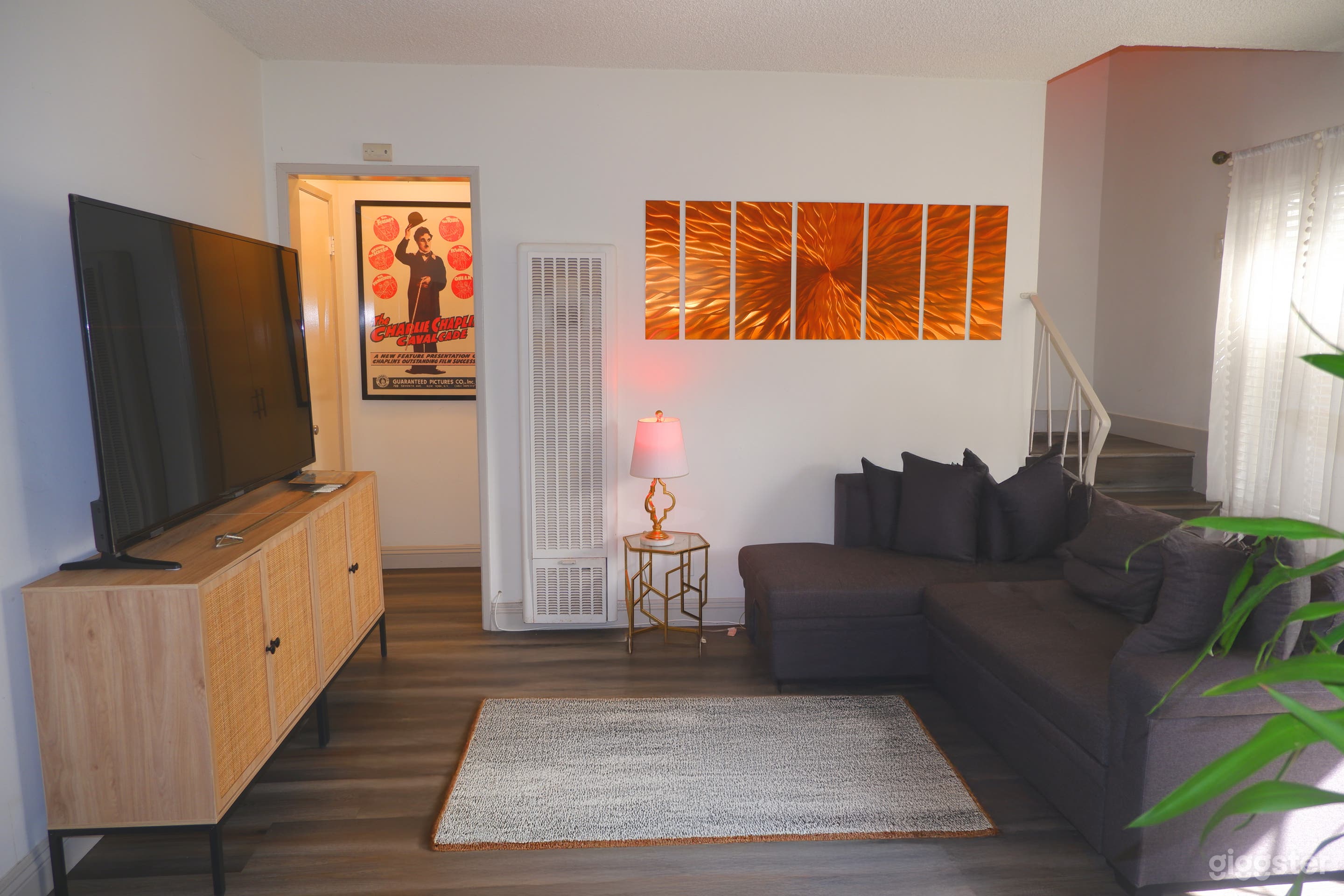 Bohemian Two-Bedroom Townhouse – A Cinematic Dream Photo 1