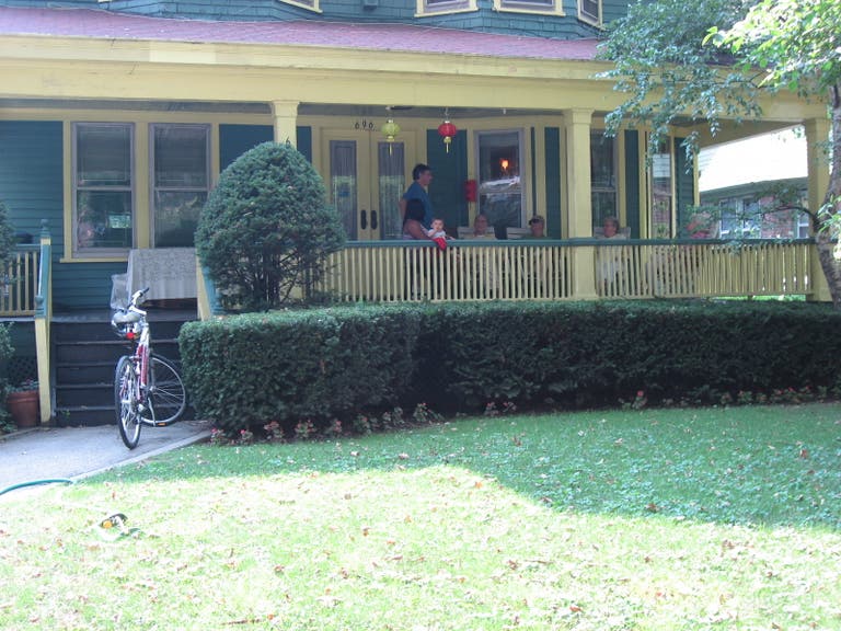  Shoot friendly Ditmas Park / Midwood BK house 