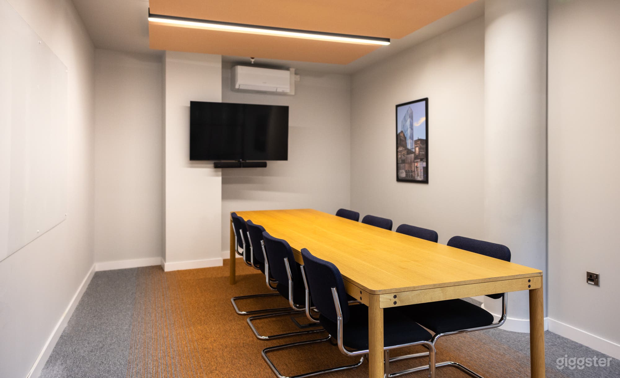 Meeting Room F  Photo 1