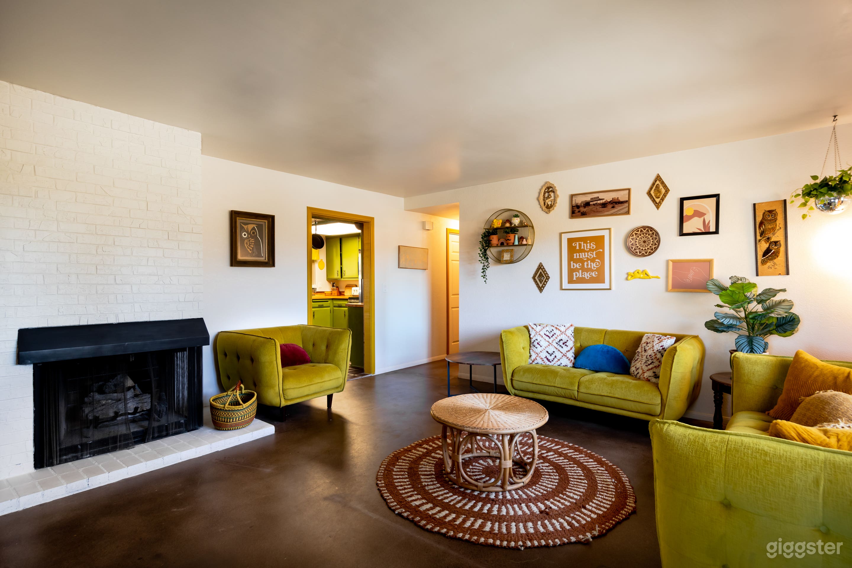 Serene Desert setting Charming Home Photo 4