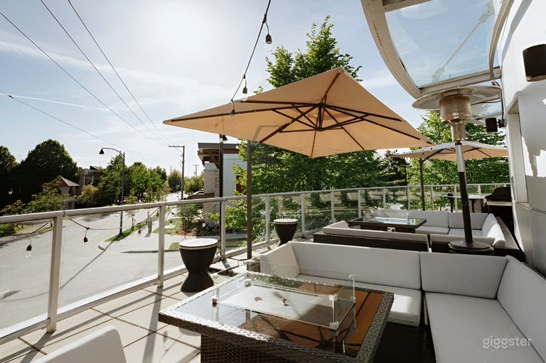  Sunny Patio for Outdoor Events 