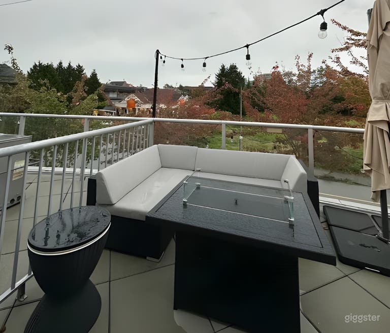  Sunny Patio for Outdoor Events 