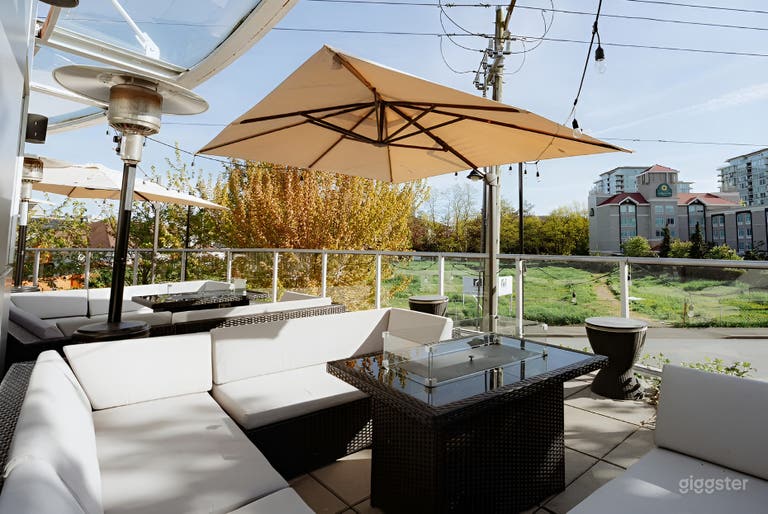  Sunny Patio for Outdoor Events 