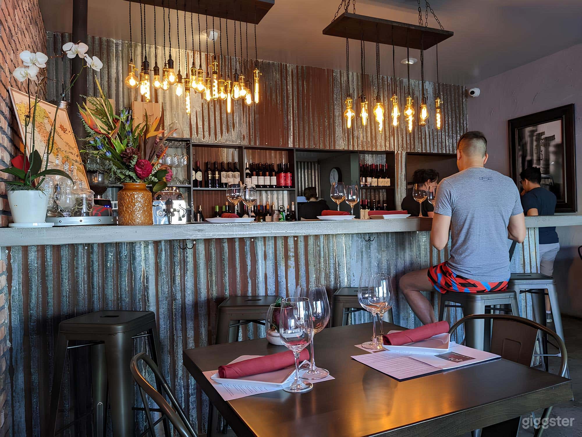 Stunning & Cozy Restaurant & Bar (Entire Space) Photo 1