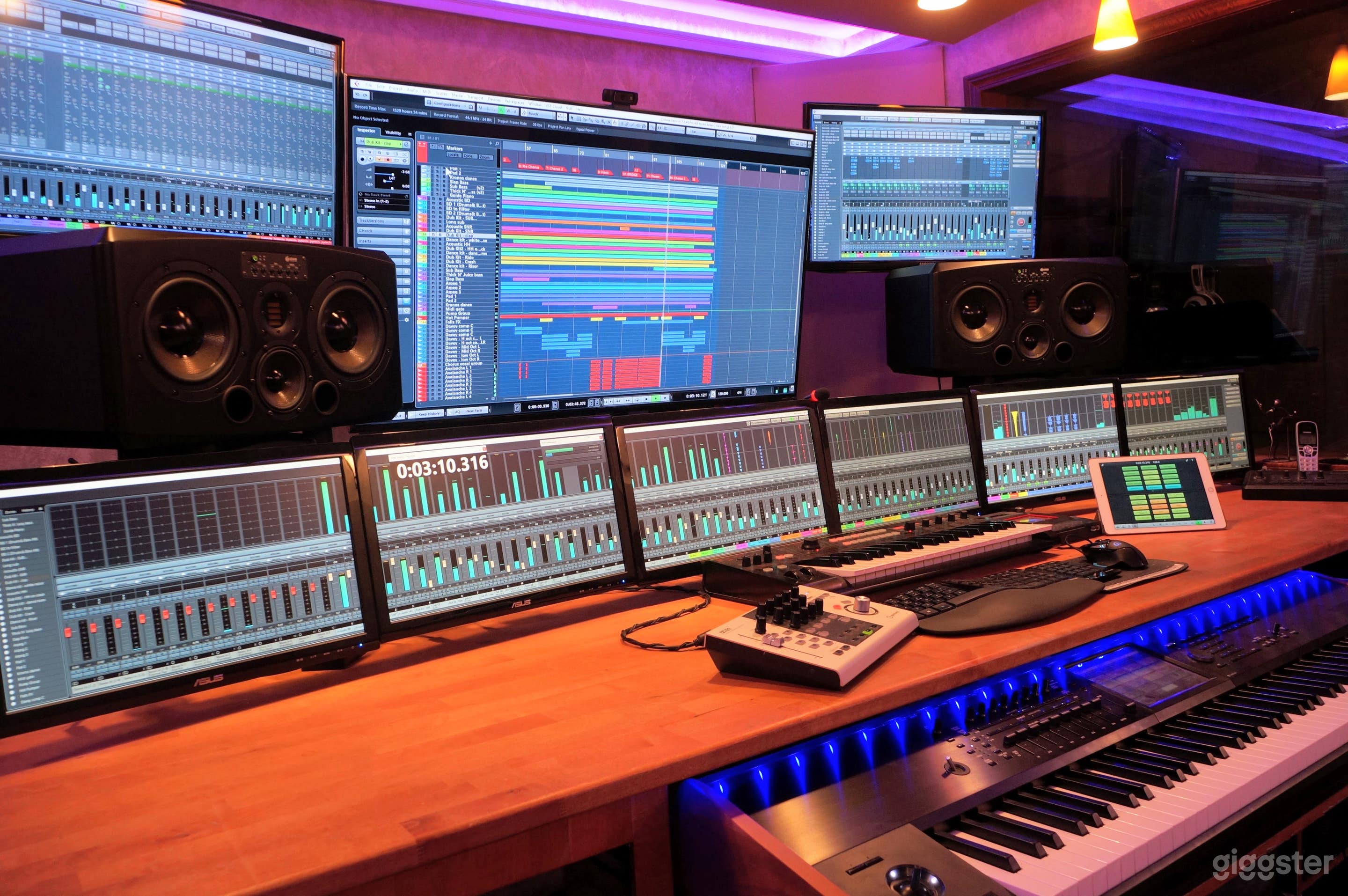 Stunning Recording Studio Photo 4