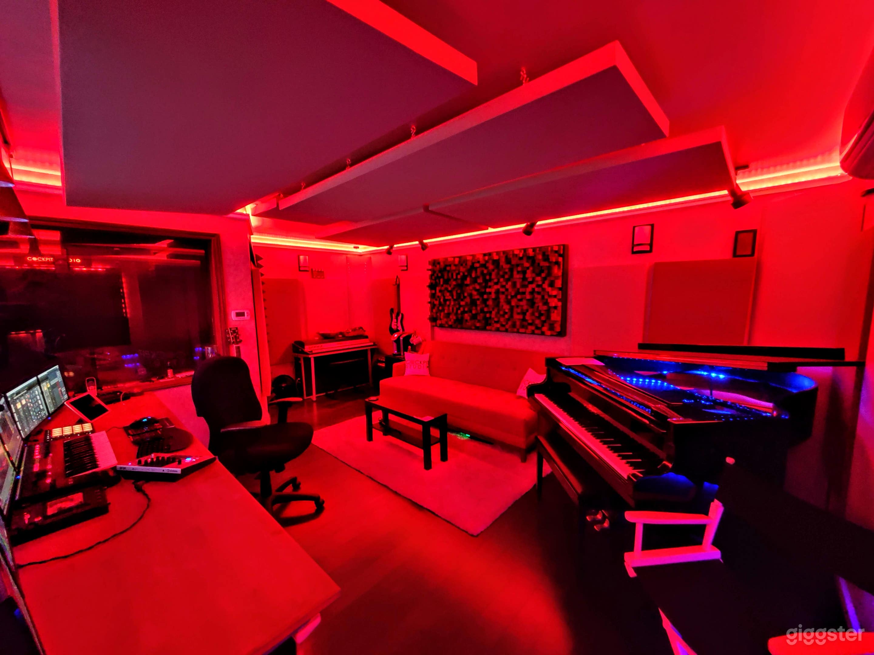 Stunning Recording Studio Photo 1