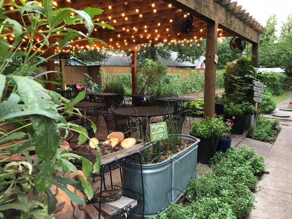 Unique Cafe Close to Downtown Dallas  - A Paradise Photo 3