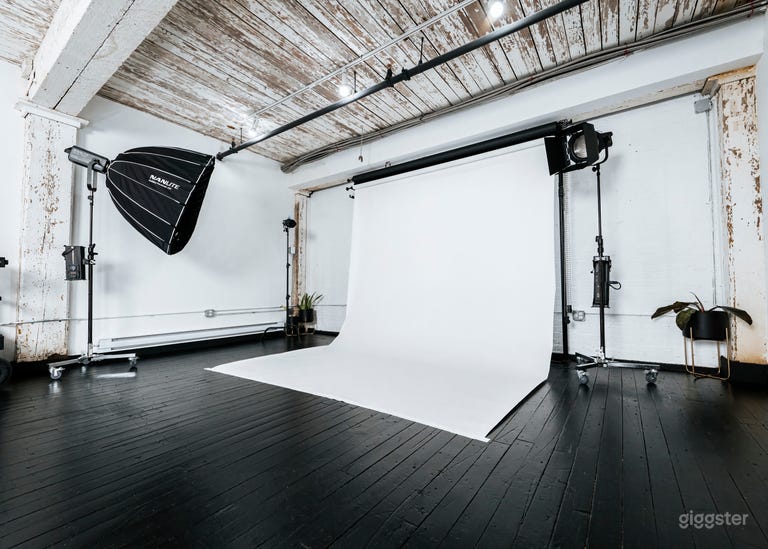  Modern Industrial Studio with Lighting 