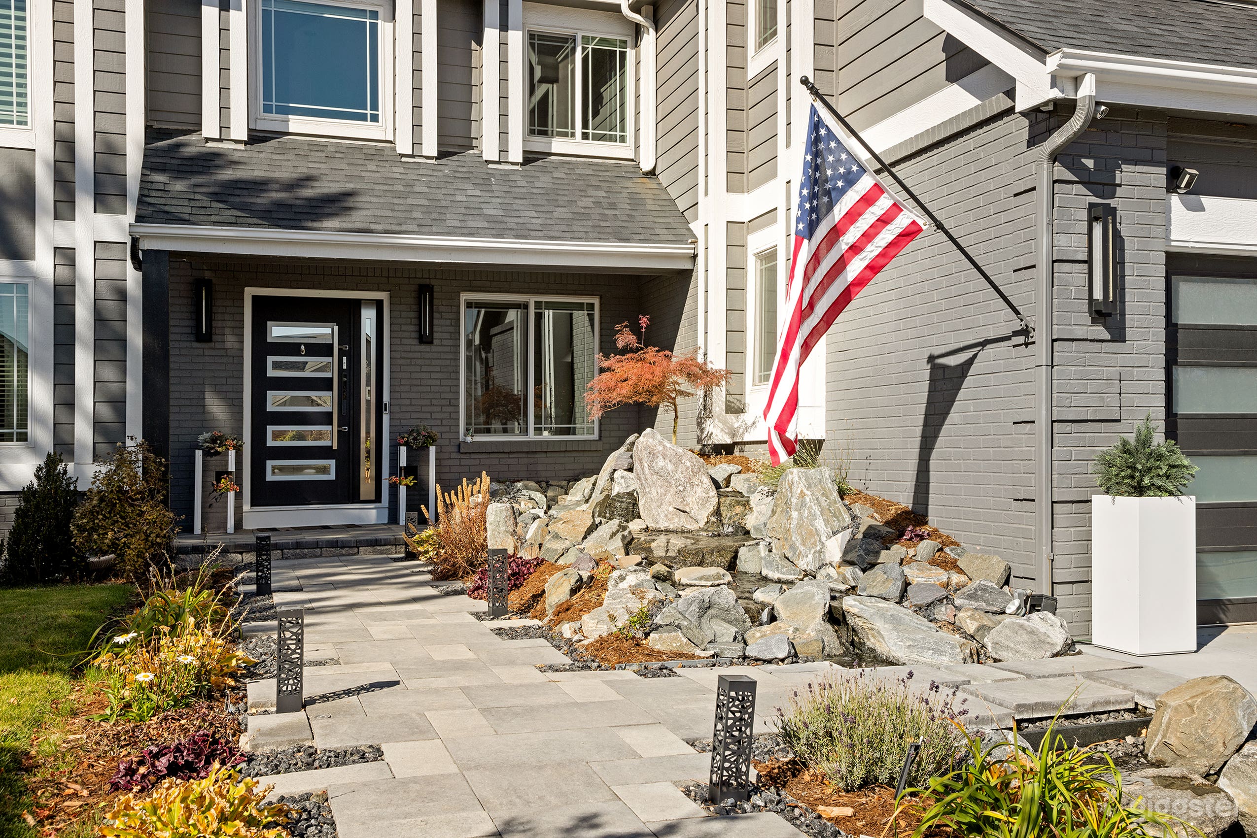 Modern Mountain-View Home with Indoor-Outdoor Entertainment Photo 3