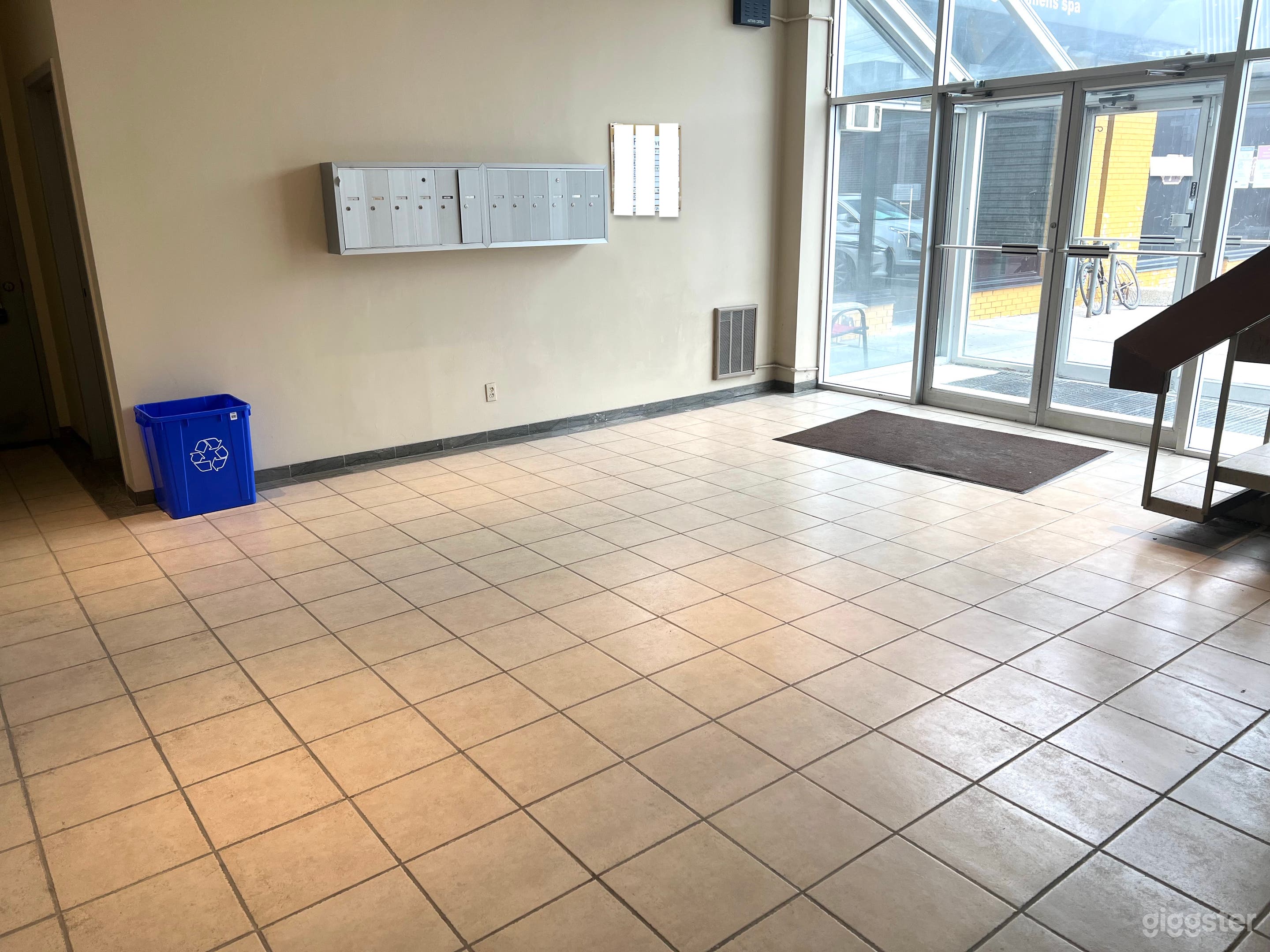 Office Mall Lobby Photo 1