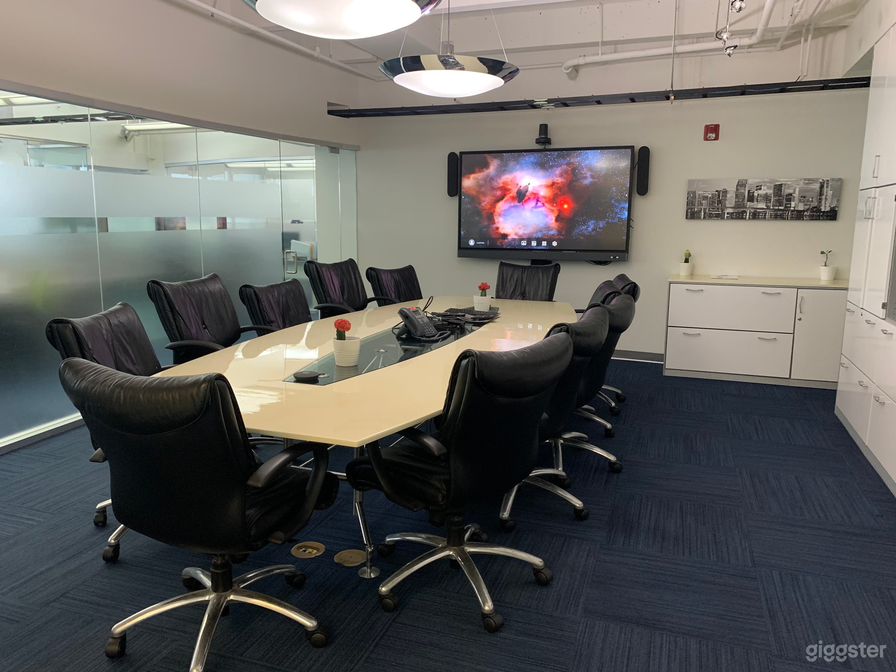 Spacious Boardroom in Miami Photo 1