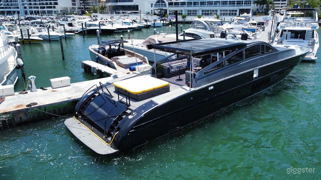 The Leopard 92' as Your Private Floating Venue Photo 2