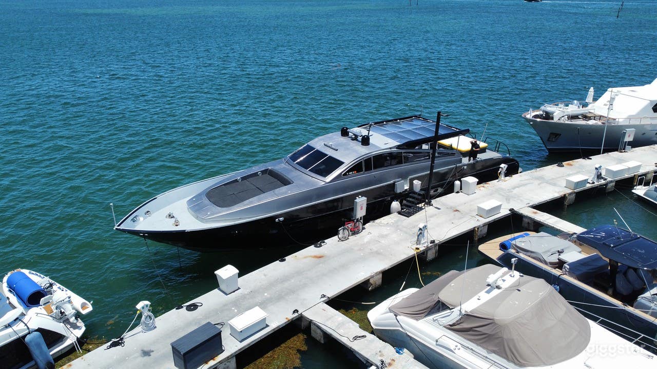 The Leopard 92' as Your Private Floating Venue Photo 1