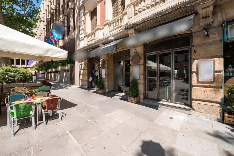  Essence of the traditional Madrid tavern 
