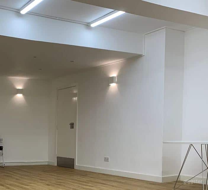 Studio Three Good for 20 Pax Photo 2