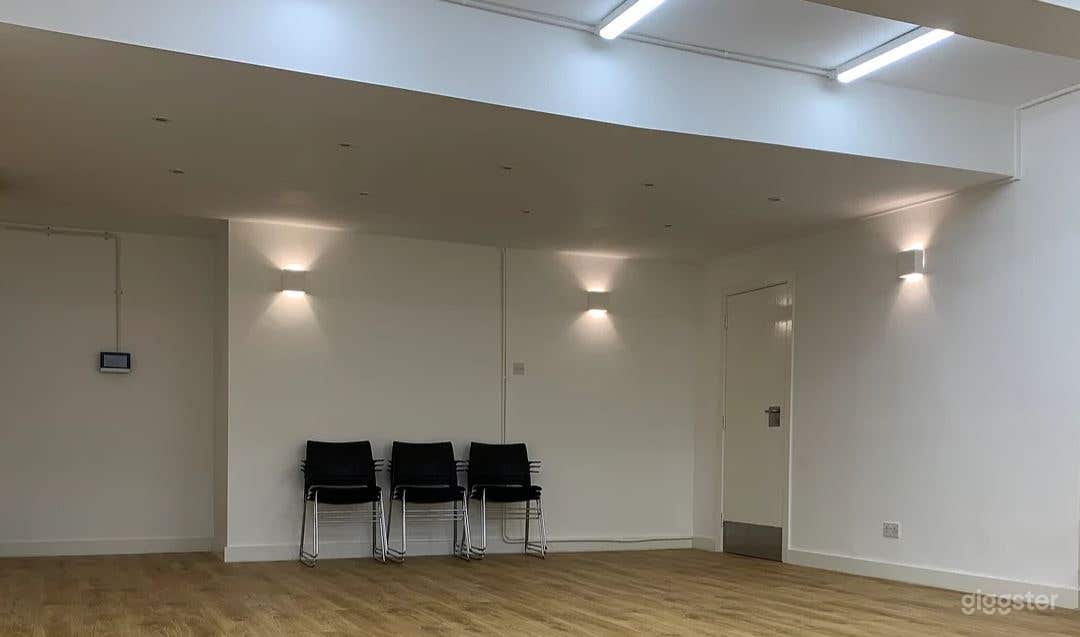 Studio Three Good for 20 Pax Photo 4