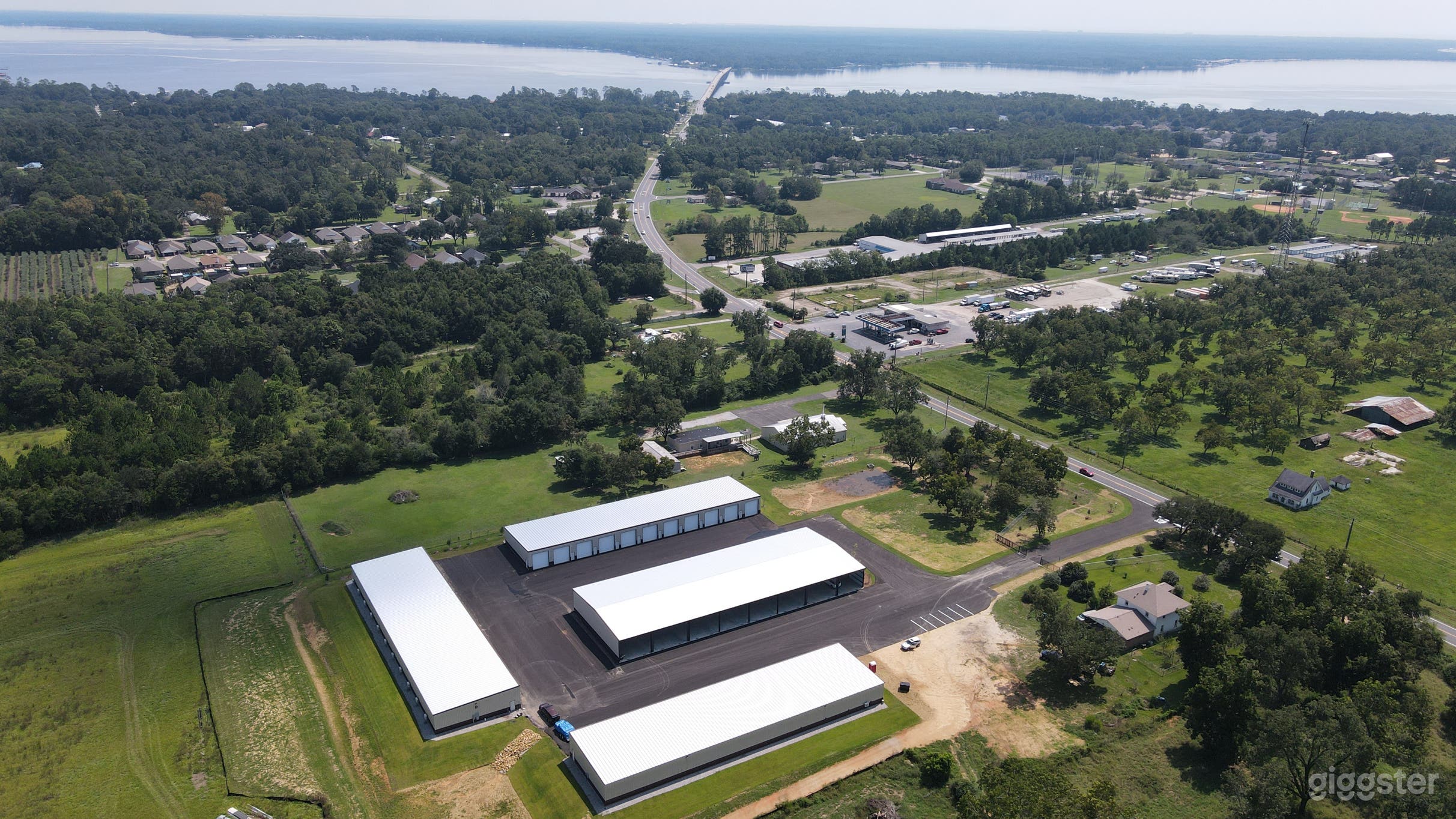 Oversized Enclosed and Covered Storage Facility.   Photo 2