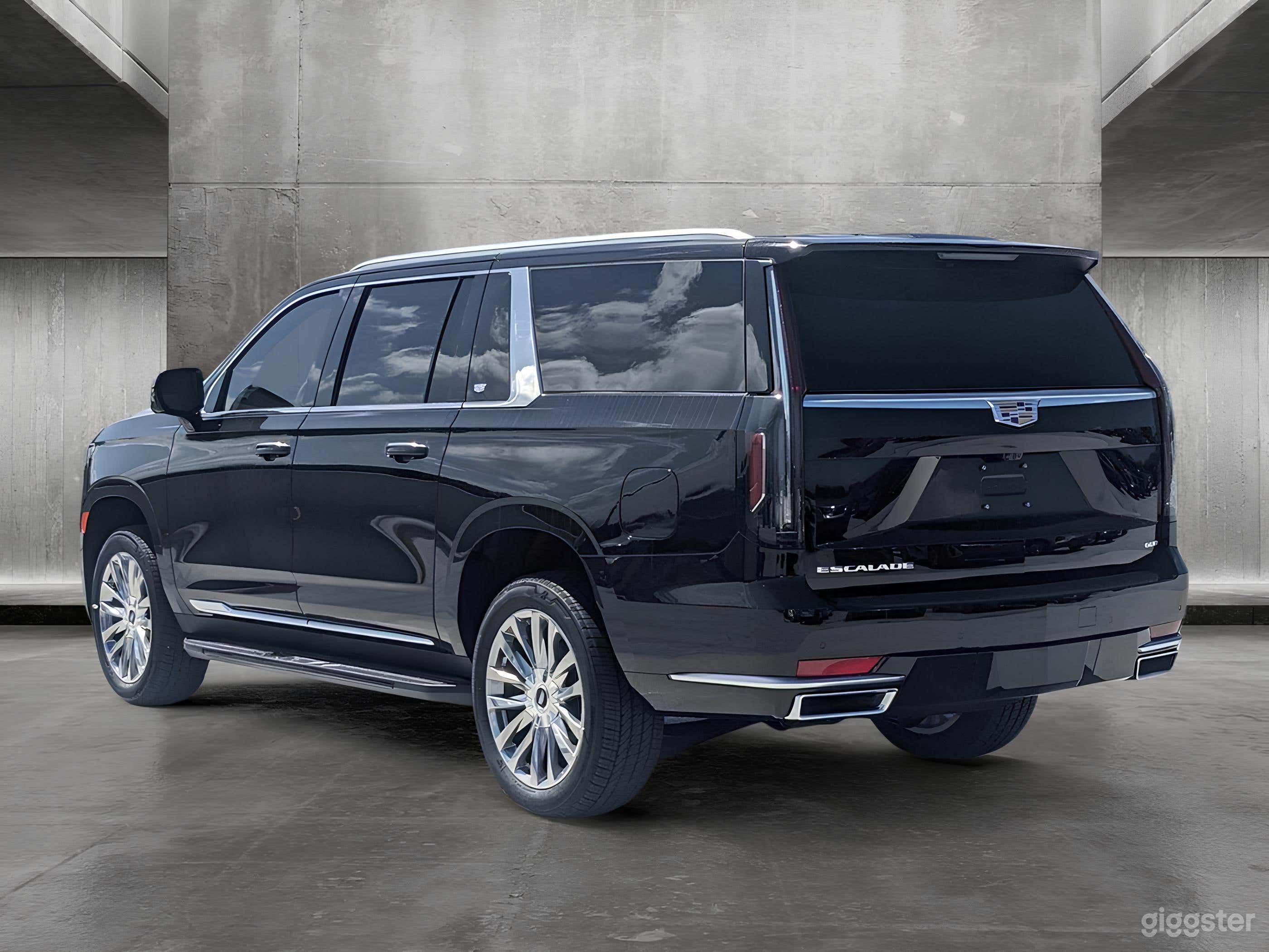 Cadillac Escalade Photo 2