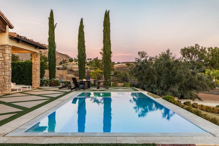  Villa de la Sky Outdoor Pool 