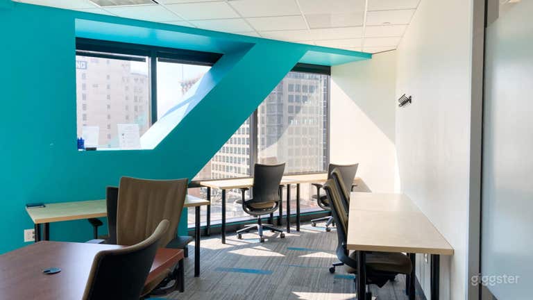  Lanai: Intimate Conference Room with Seattle Views 