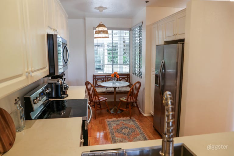  Beach Condo with Lakeside View 