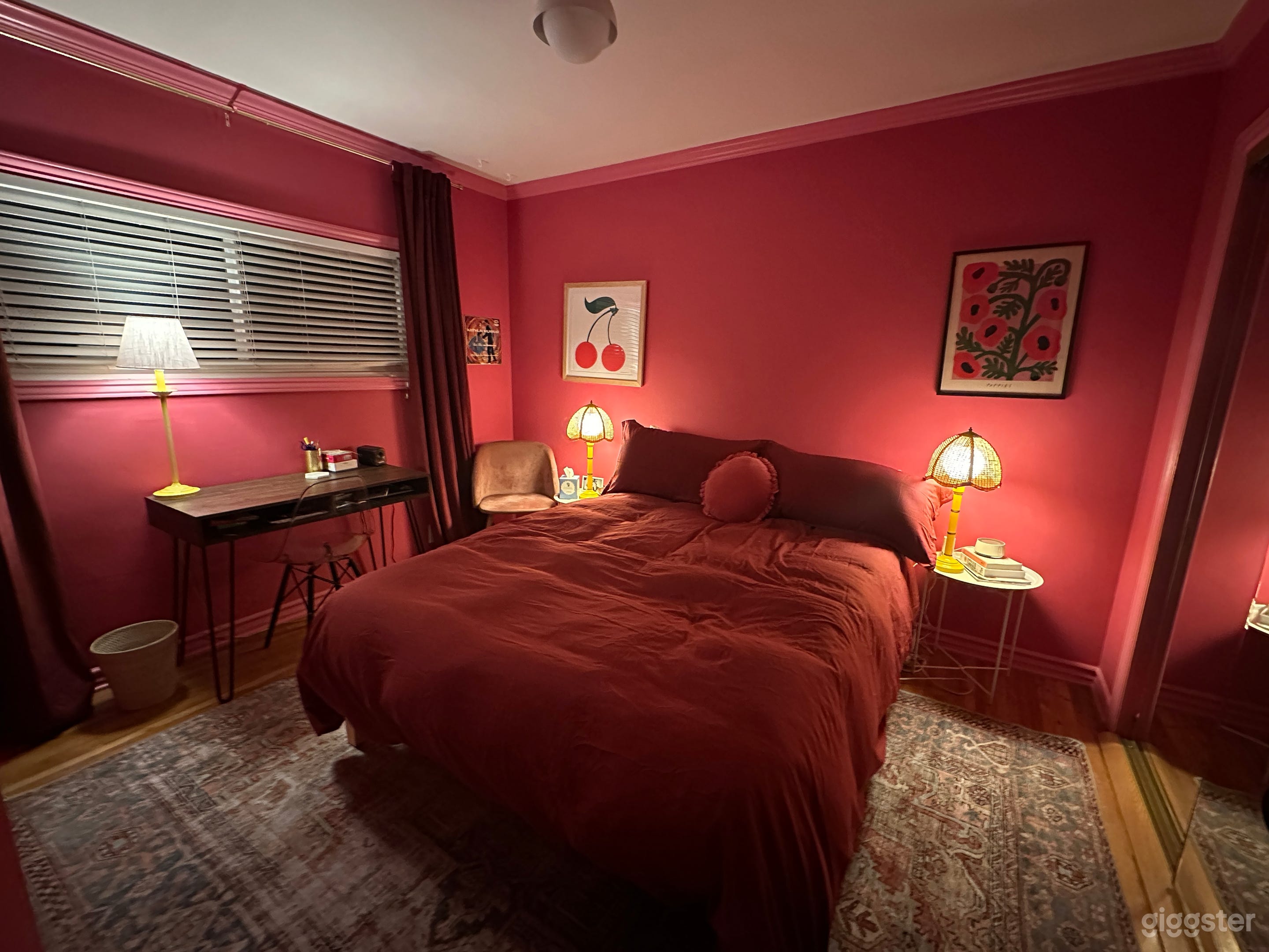 Entire Moody &amp; Colorful House with Vintage Woodwork Photo 4