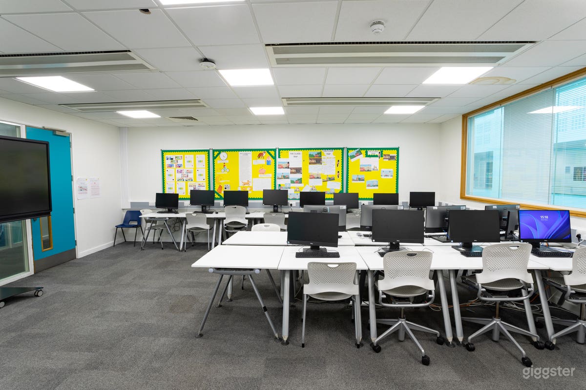 Large Computer Room - Kings Cross Photo 2