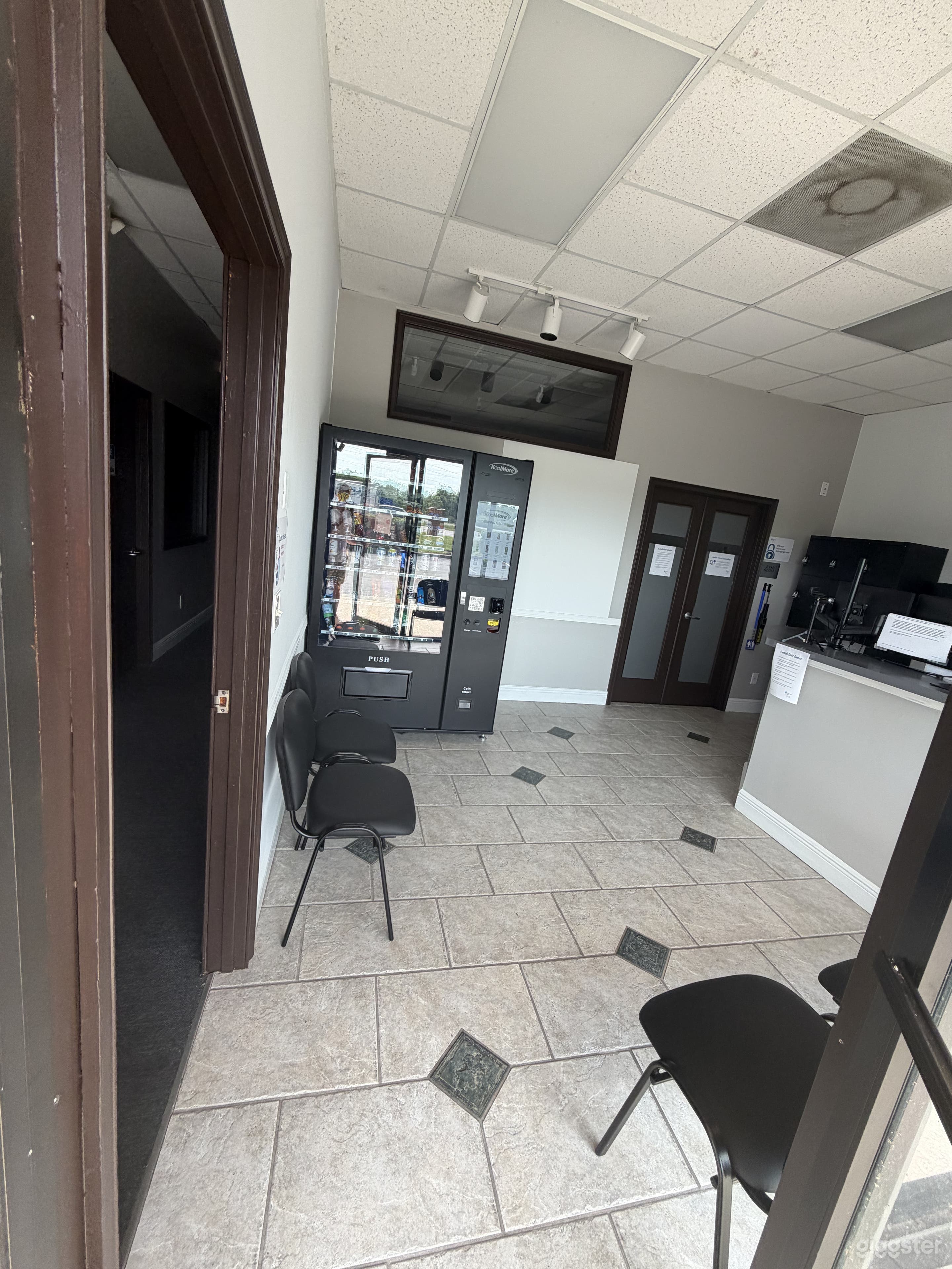 Conference Room and Office. Photo 2