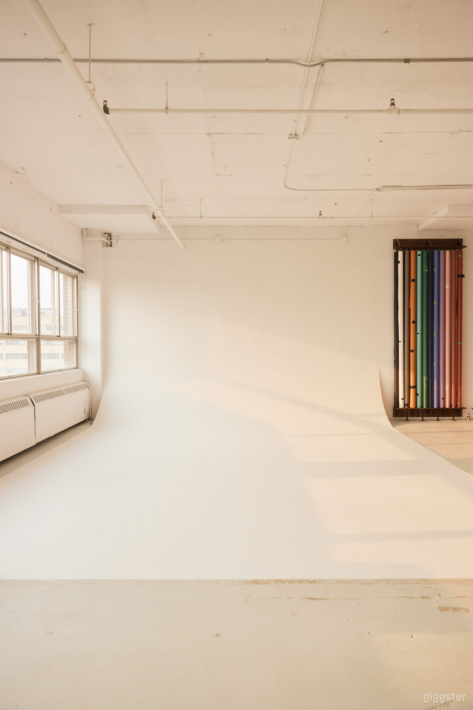 Photo studio with cyclorama and natural light Photo 4