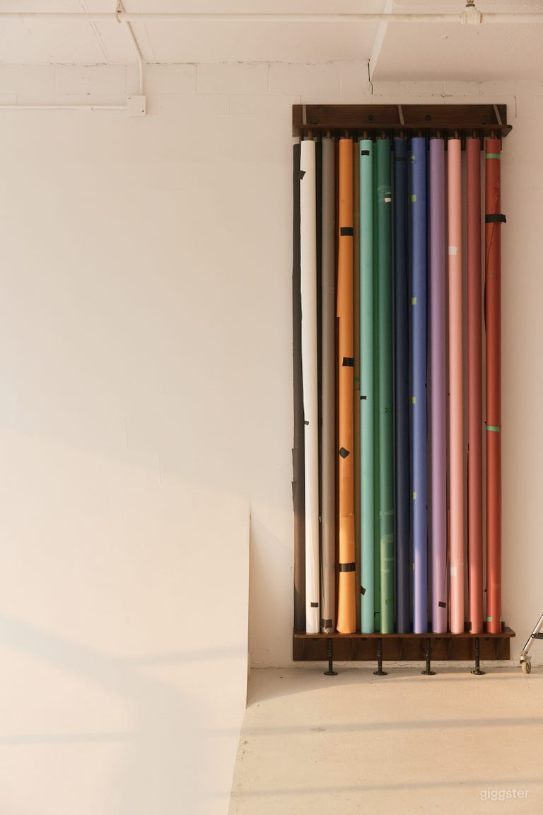  Photo studio with cyclorama and natural light 