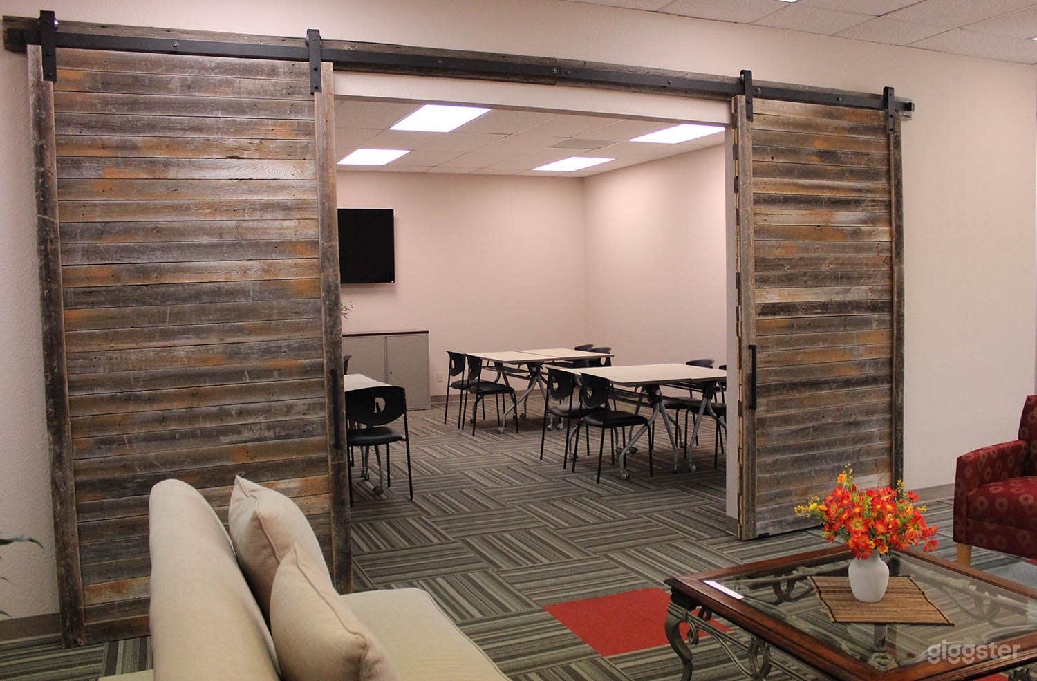 Orchestra Conference Room Photo 3