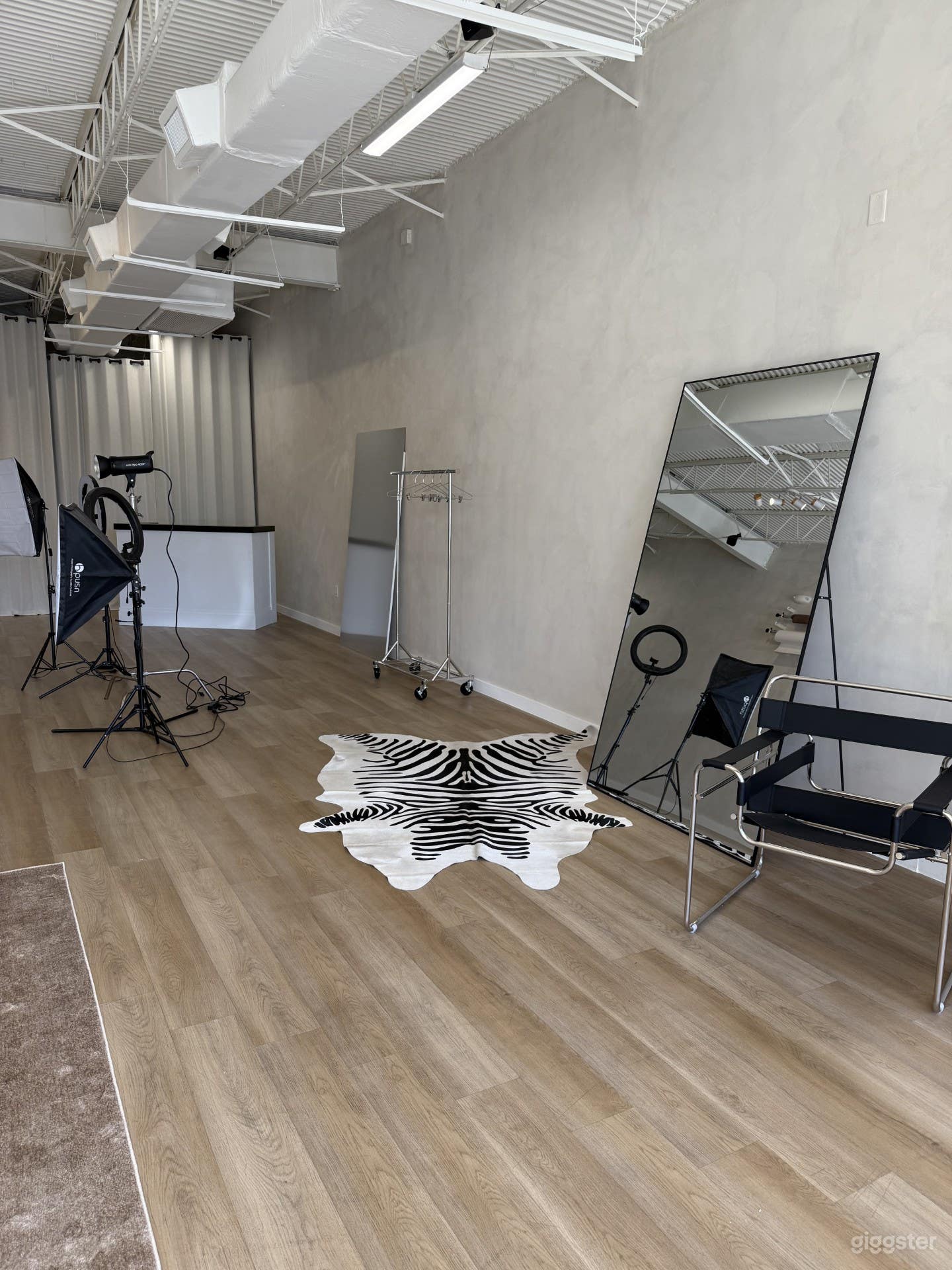 Modern Studio Space for Events, Photo Shoots and Workshops Photo 4