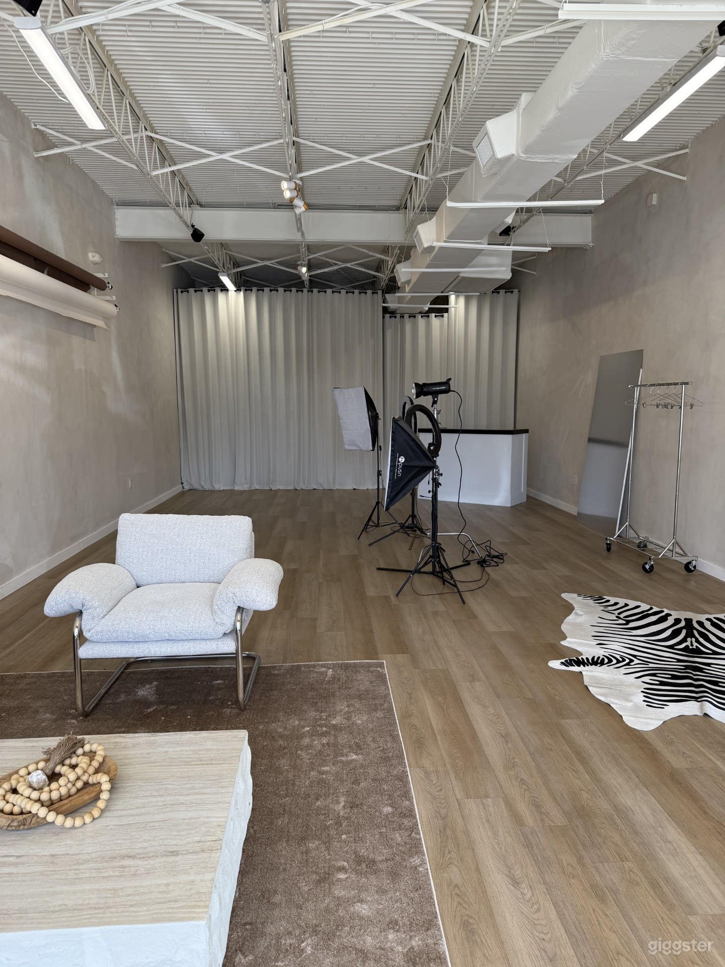Modern Studio Space for Events, Photo Shoots and Workshops Photo 2