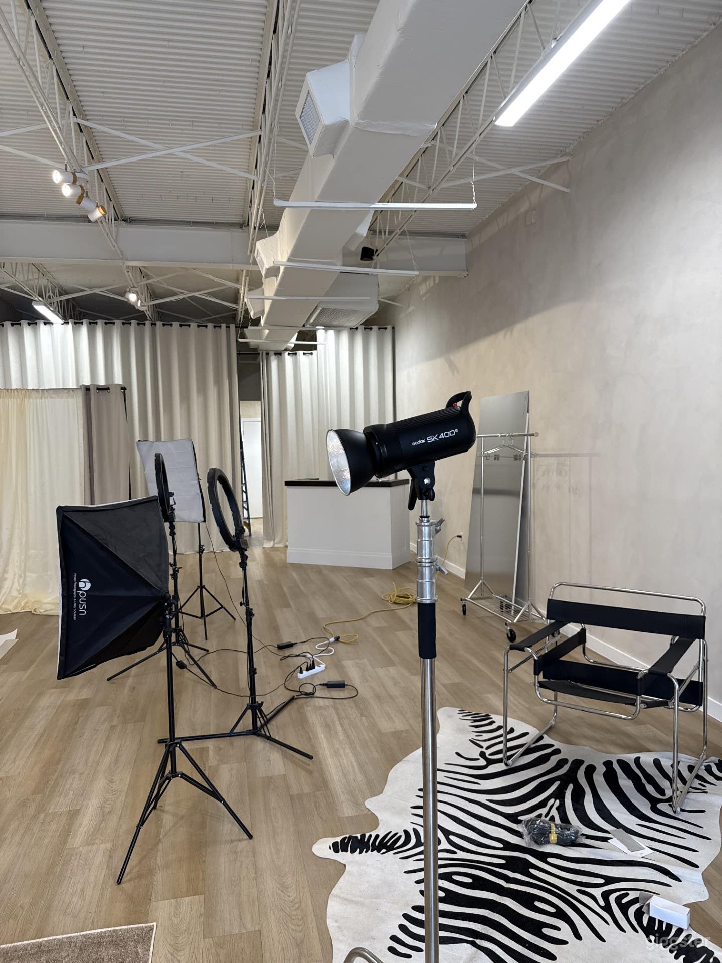 Modern Studio Space for Events, Photo Shoots and Workshops Photo 3