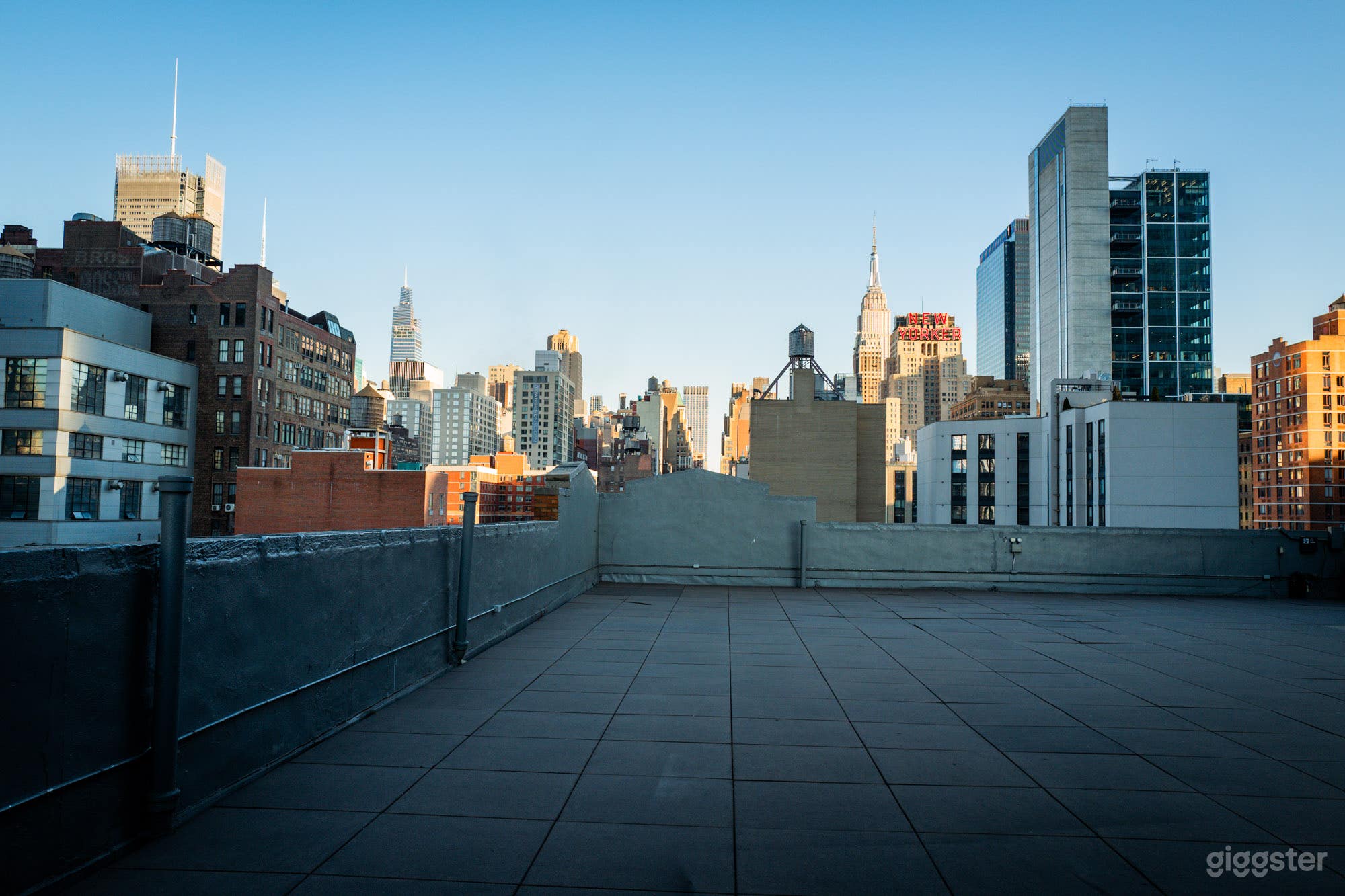 White Loft Space Photo 4