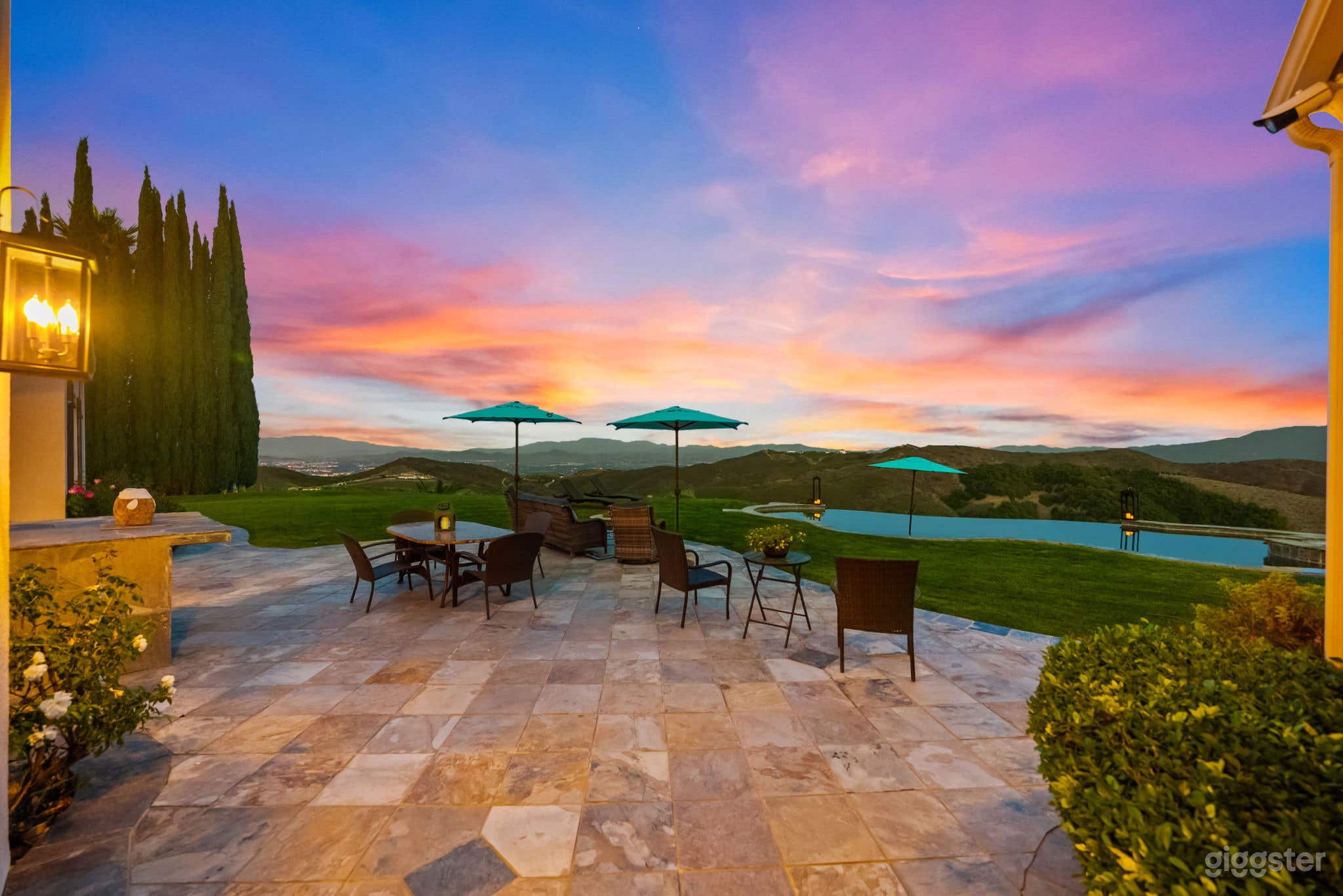 Hilltop Infinity Haven Backyard Photo 2