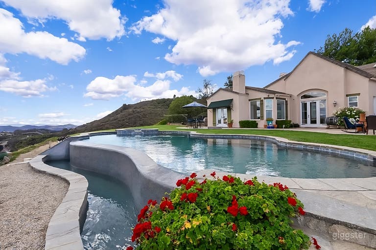  Hilltop Infinity Haven Backyard 