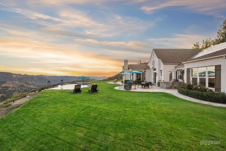  Hilltop Infinity Haven Backyard 