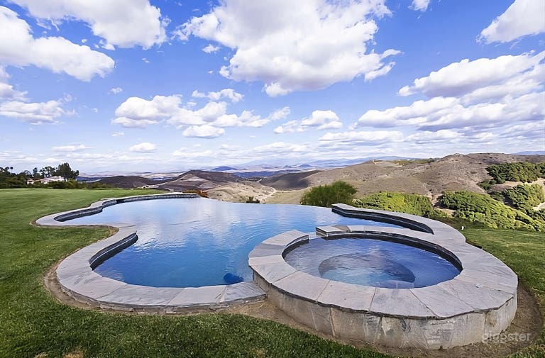  Hilltop Infinity Haven Backyard 