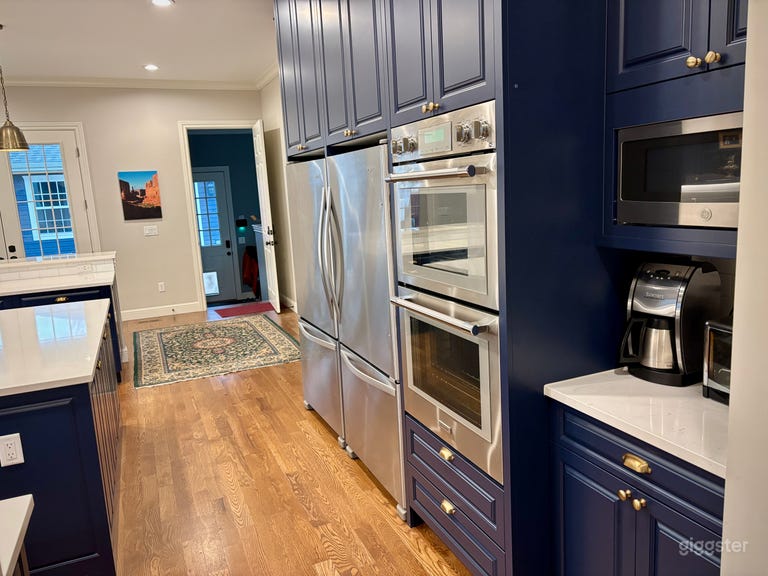  Brand New Classic Colonial Home w Fantastic Kitchen 