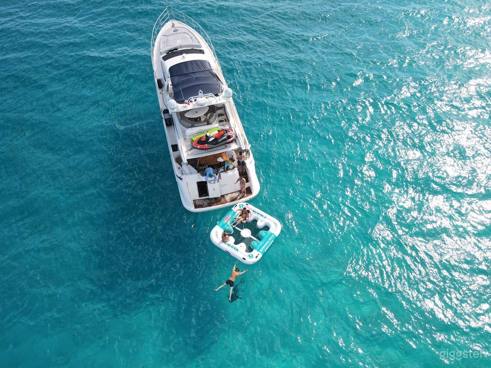 'Zest for Life II' 68' Azimut  Photo 2